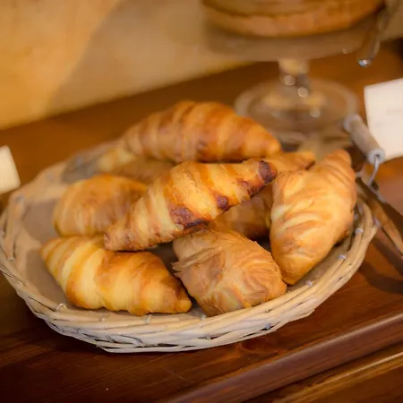 Villamour Boutique & La Salle